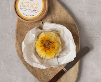 Chease - Turmeric and Black Pepper Almond Chease (120g)